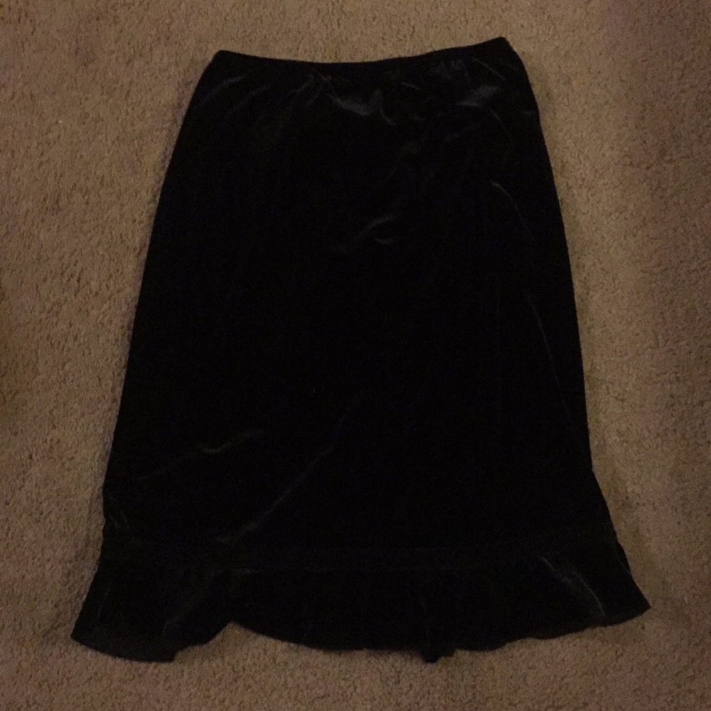 Black skirt